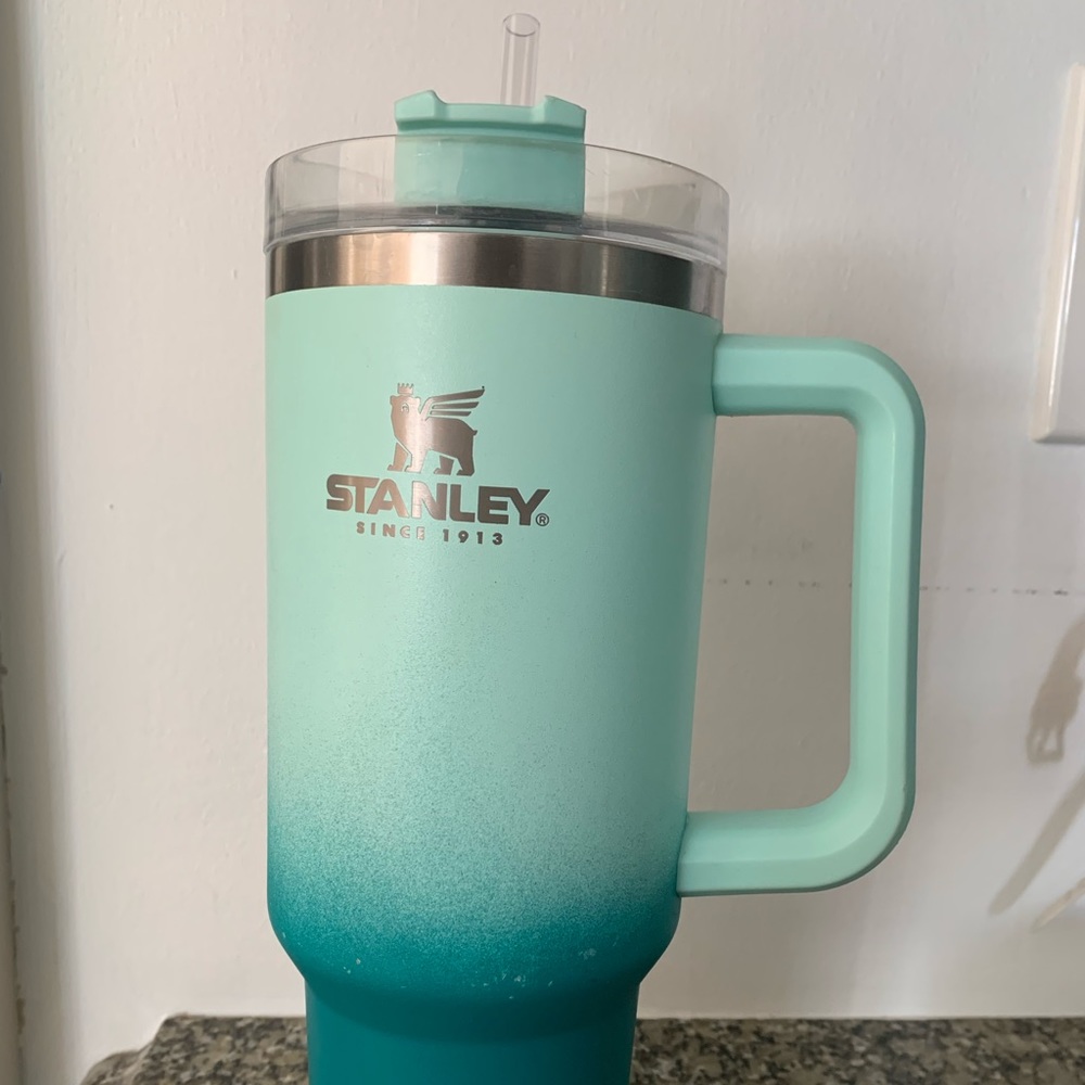 Stanley 40oz tumbler ombré green